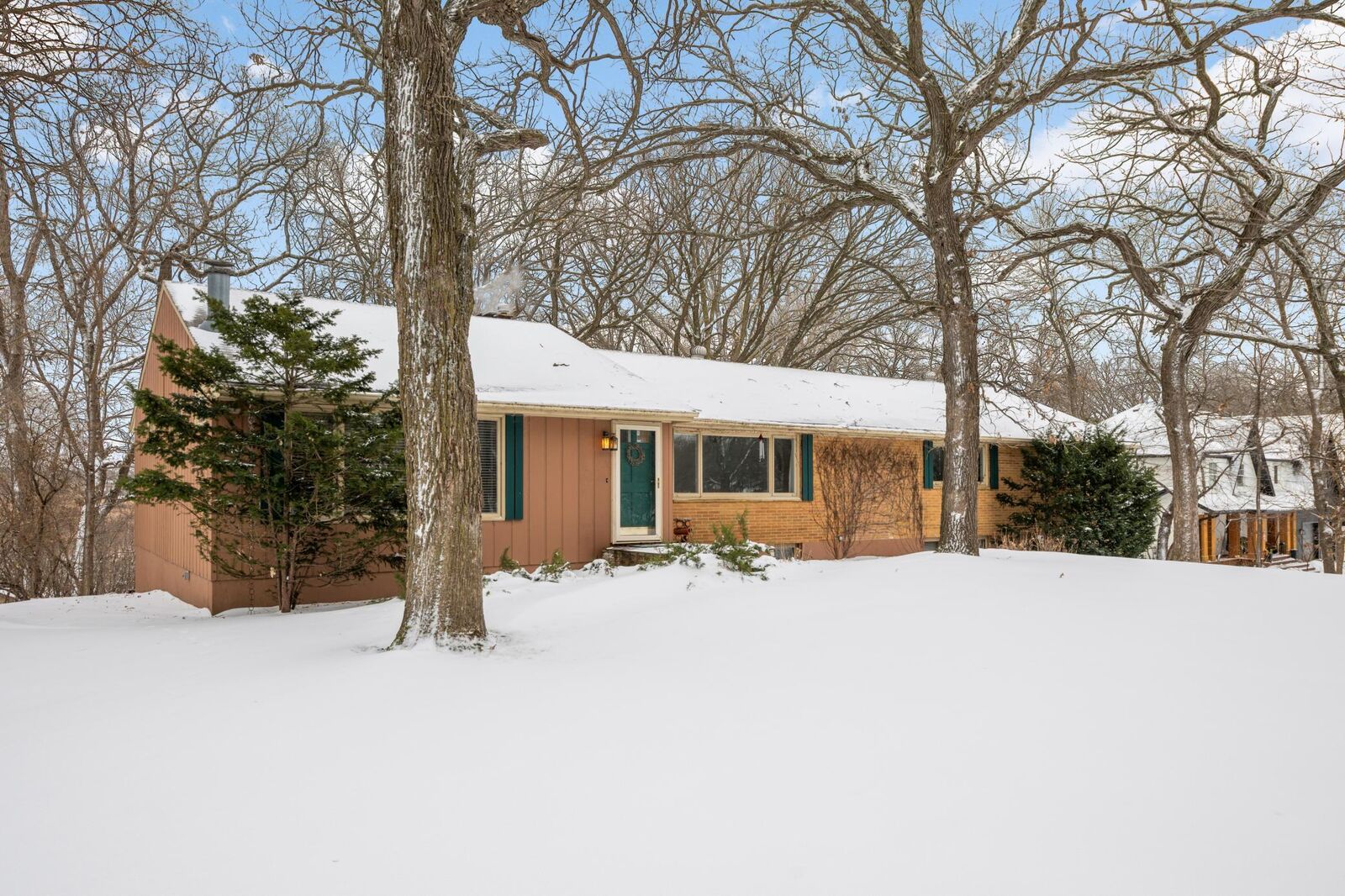Property Photo: 3133 Fairchild Avenue MN 55391