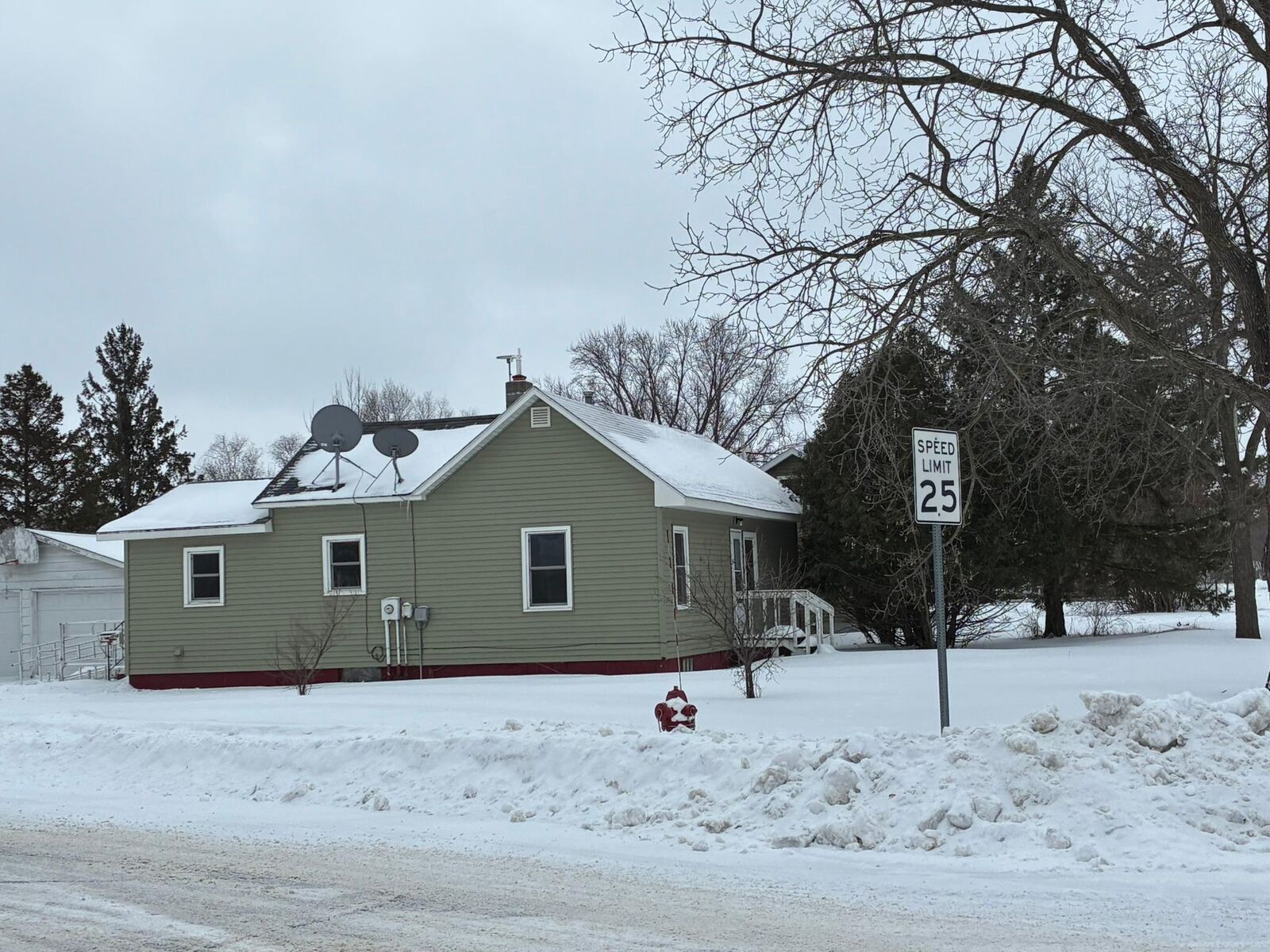 Property Photo:  1014 2nd Street SE  MN 56482 