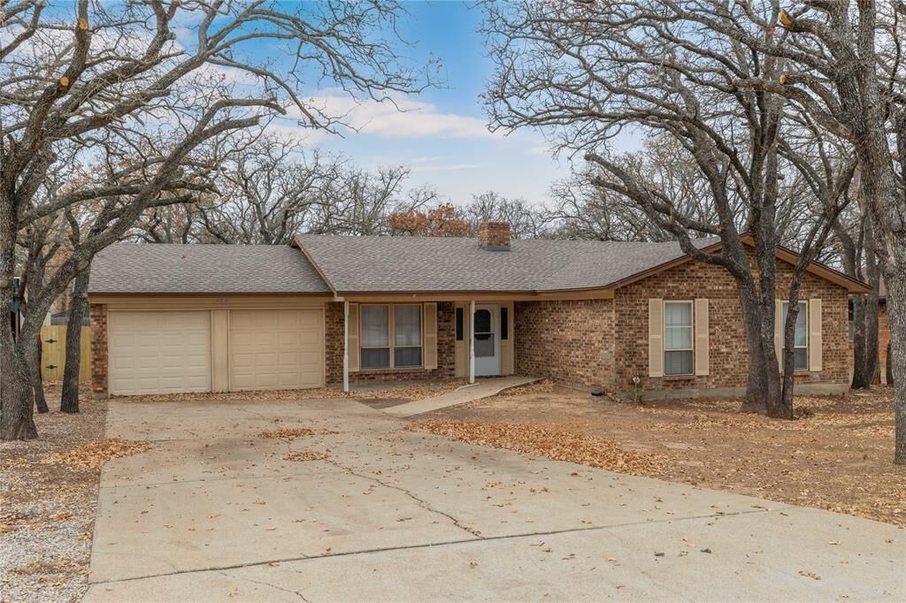 Property Photo: 499 Oakwood Drive TX 76448