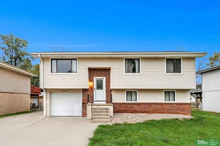 Property Photo: 23706 Walnut Circle NE 68069