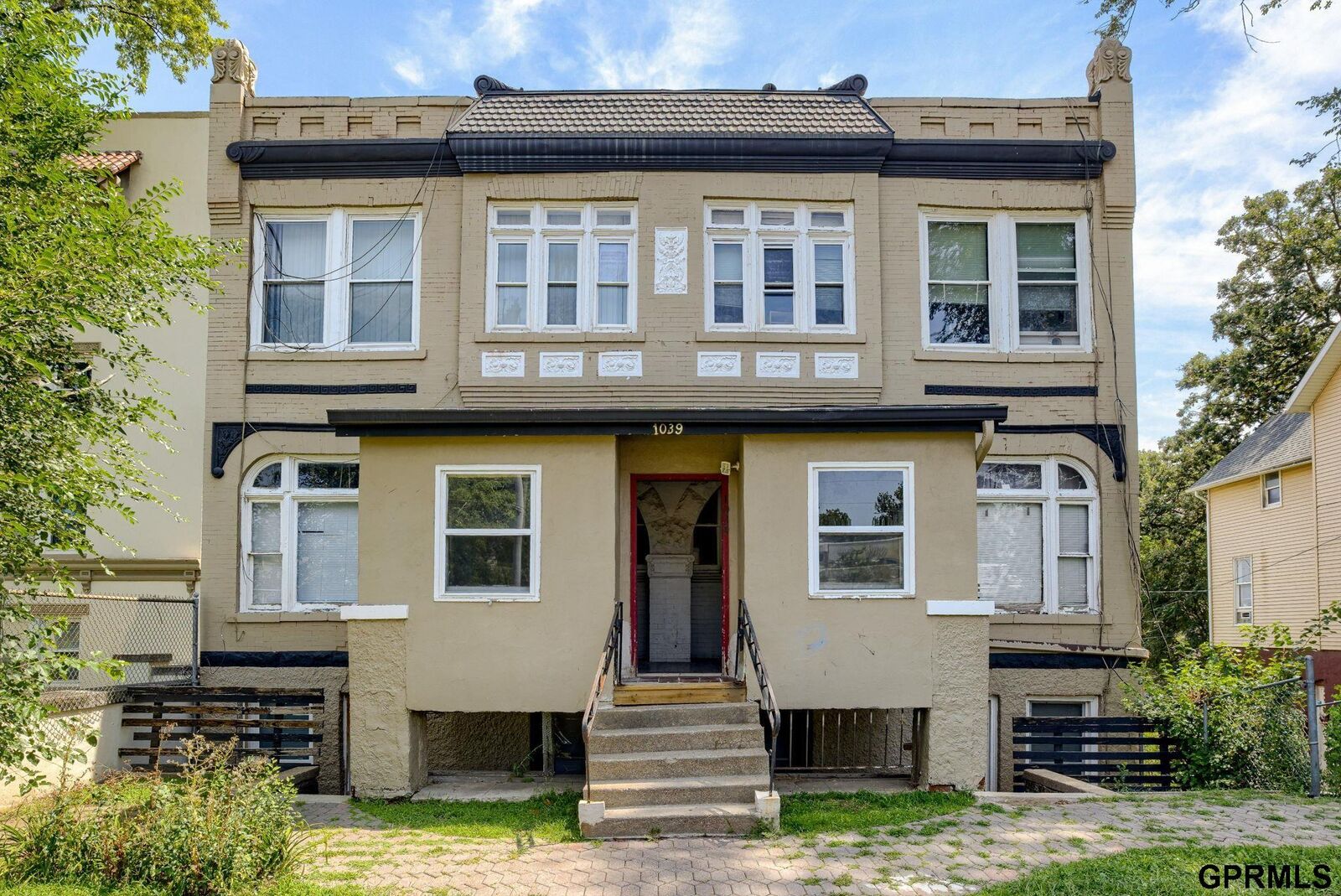 Property Photo:  1039 Park Avenue  NE 68105 