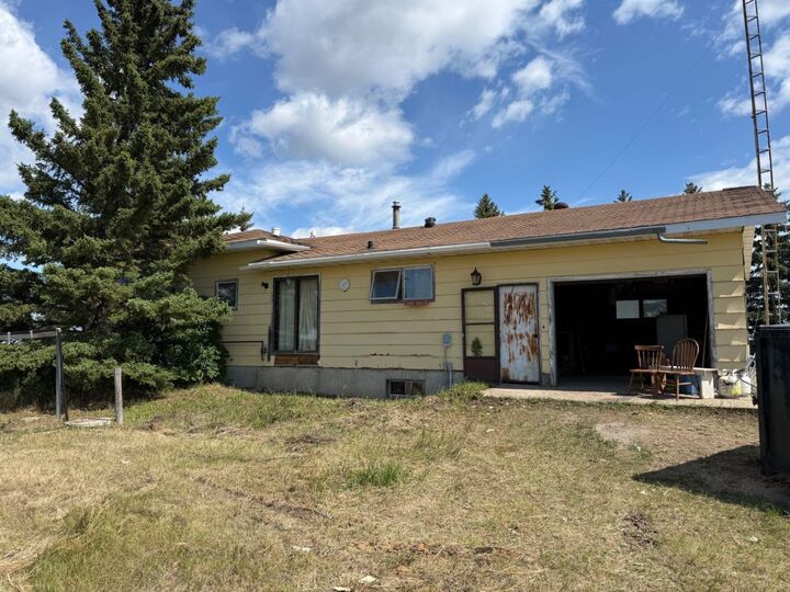 83042 Twp Rd 430 — photo 1