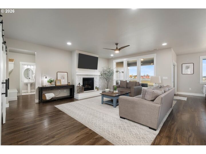 Property Photo:  224 Rome St  OR 97818 