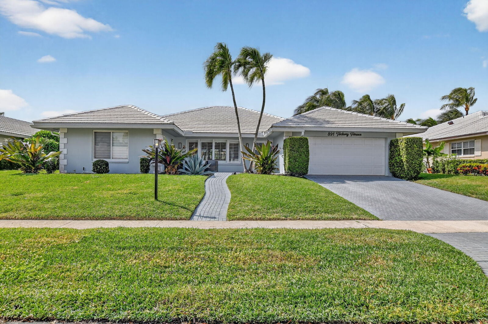 Property Photo: 891 SW Hickory Terrace FL 33486