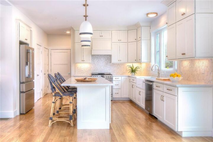 Property Photo:  27 Massasoit Avenue  RI 02809 