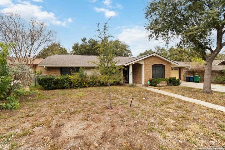 Property Photo: 11611 Veradero TX 78216