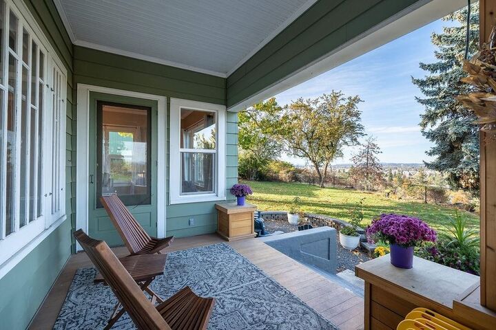 Property Photo:  2128 E Altamont Pl  WA 99202 