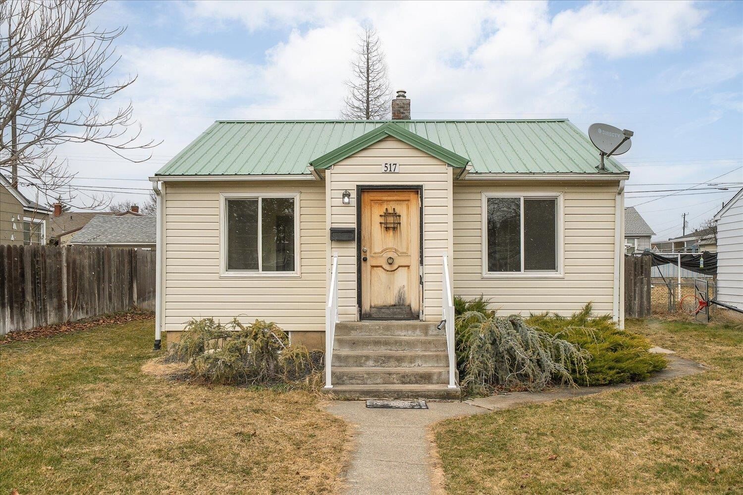 Property Photo: 517 E Courtland Ave WA 99207