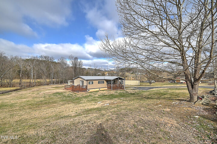 Property Photo: 1096 Old Elizabethton Highway TN 37618