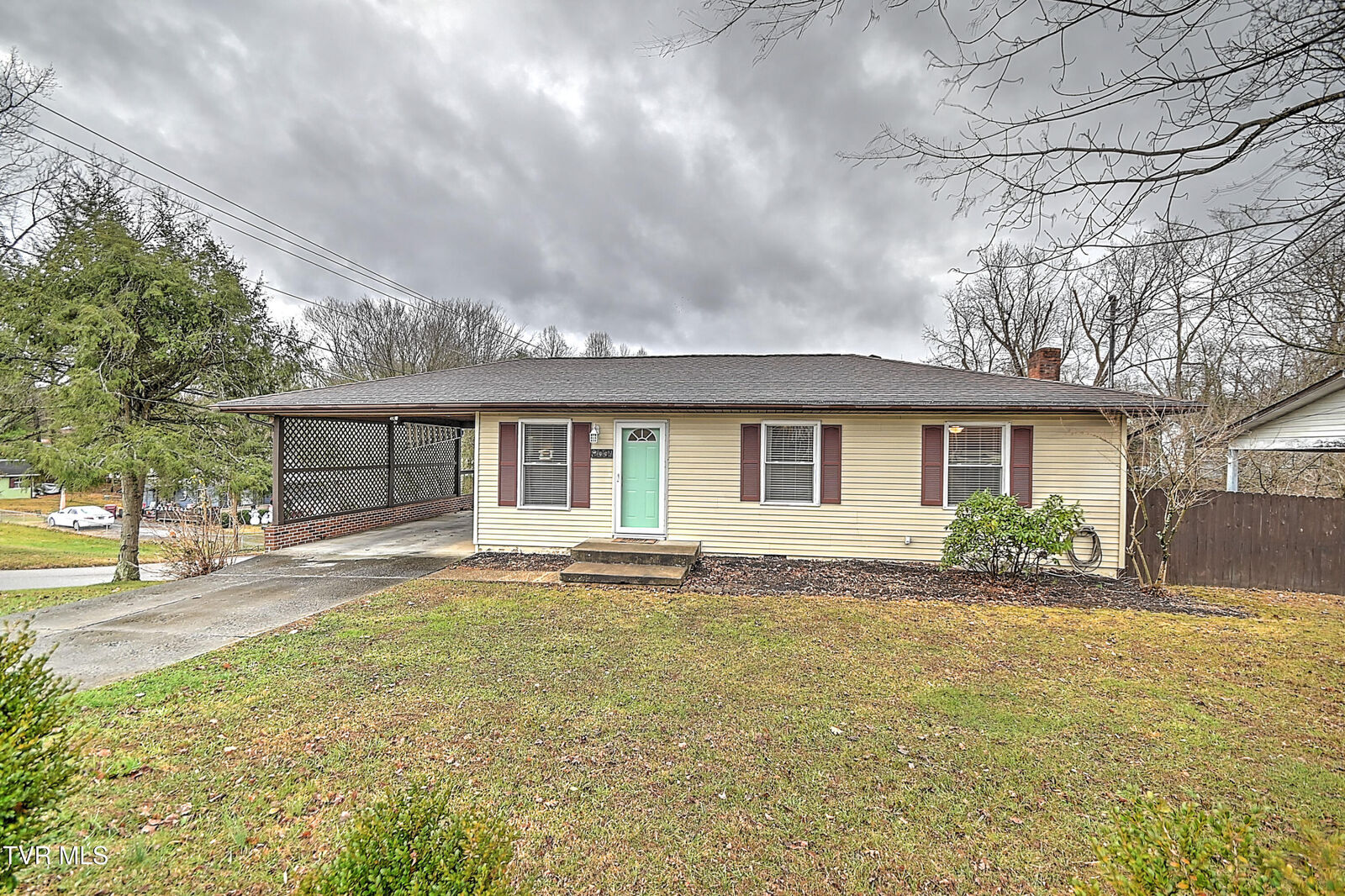 Property Photo:  2001 Indian Ridge Road  TN 37604 