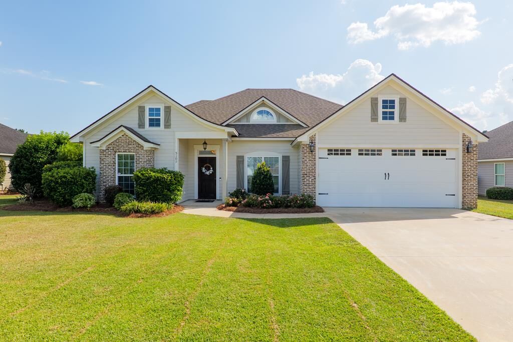 Property Photo: 5109 Village Way GA 31632