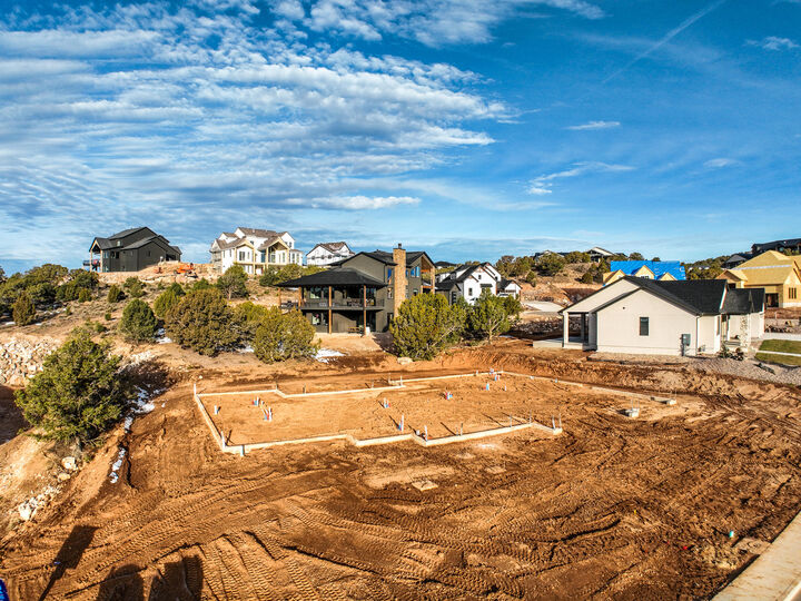 Property Photo: 2910 W Rock Ridge Dr UT 84720