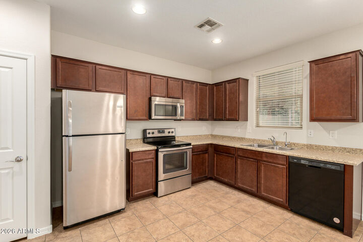 Property Photo: 41320 W Rio Bravo Drive AZ 85138