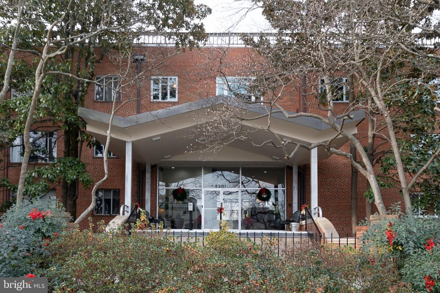 Property Photo:  5301 Westbard Circle 231  MD 20816 