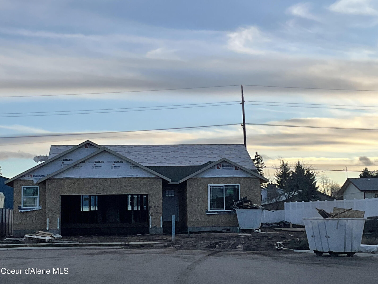 Property Photo:  420 S Treeline Pl  WA 99001 