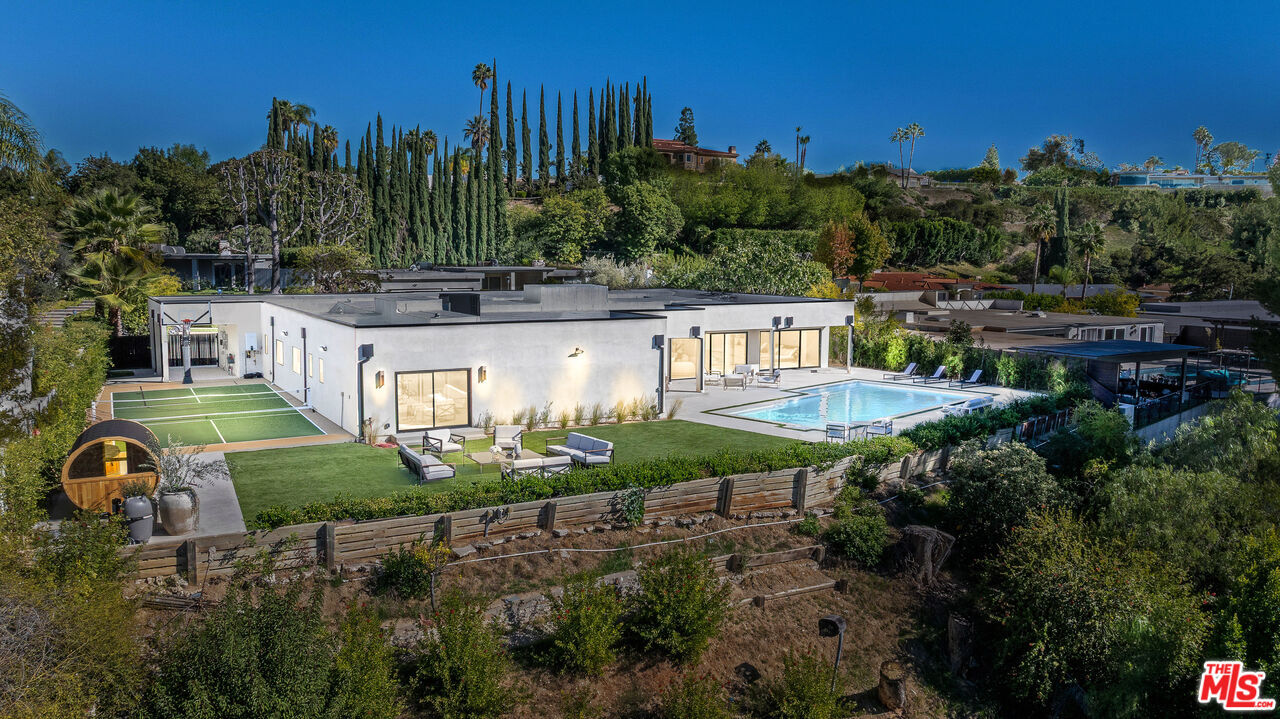 Property Photo:  17969 Medley Dr  CA 91316 