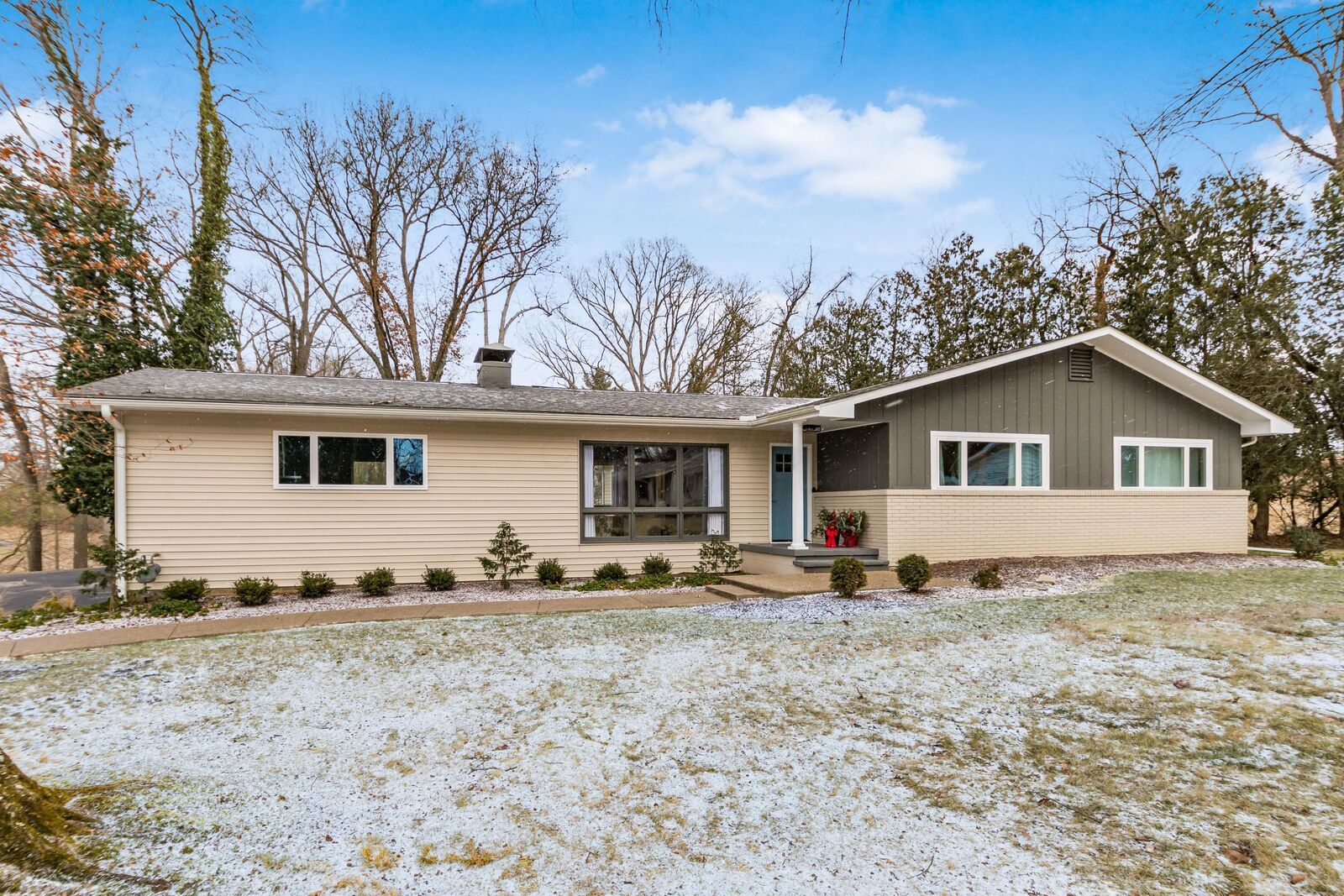 Property Photo:  1200 Parkview Drive  OH 43701 