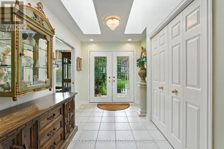 Property Photo:  1104 Crofton Way  ON L7P 4W8 