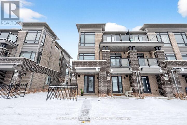 Property Photo:  20 Emmas Way  ON L1R 0S7 