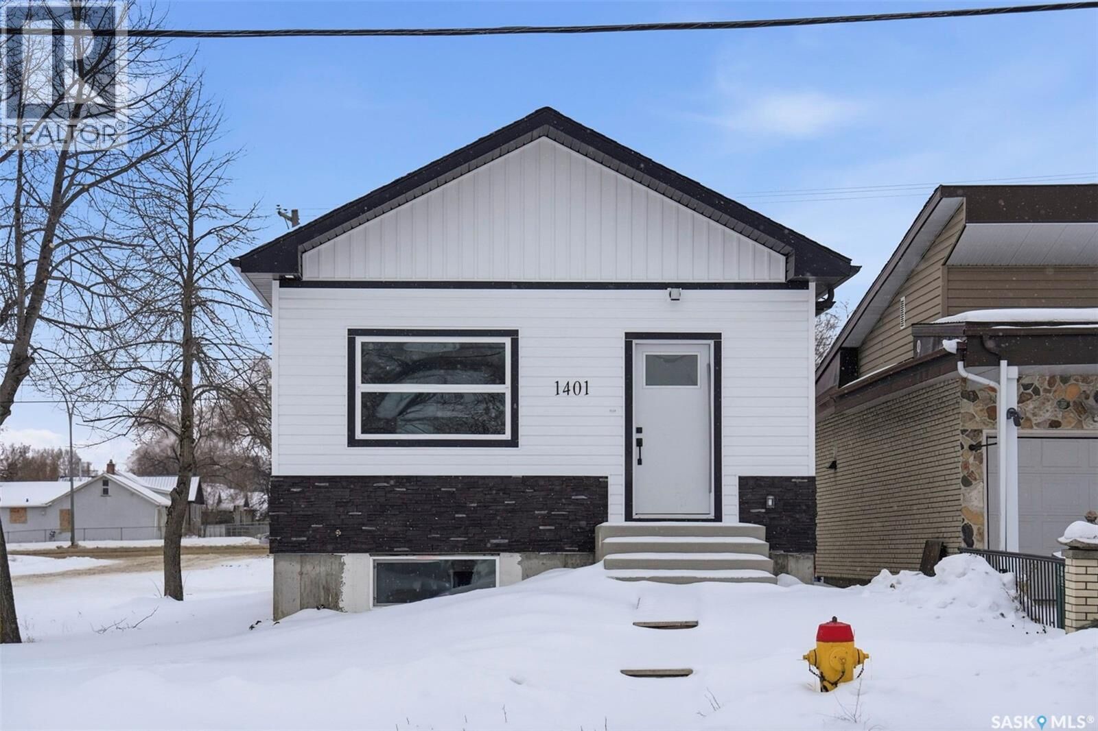 Property Photo: 1401 23rd Street SK S7L 0B1