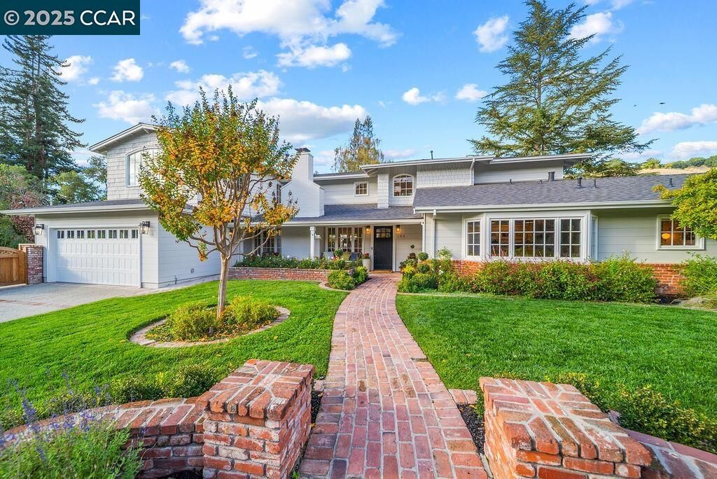 Property Photo:  104 Van Ripper Ln  CA 94563 