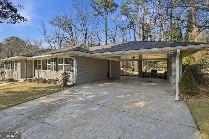 Property Photo: 1754 Wilmont Drive GA 30329