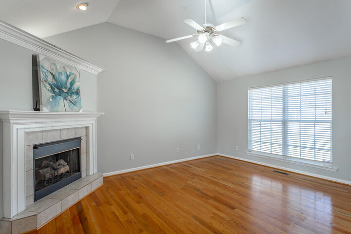 Property Photo: 946 Fuller Glen Circle TN 37421