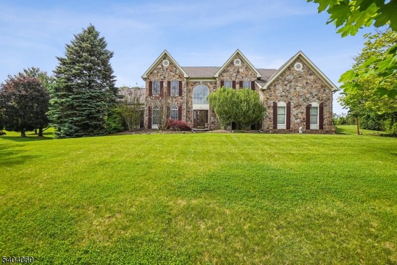 Property Photo:  16 Surry Lane16  NJ 08802 