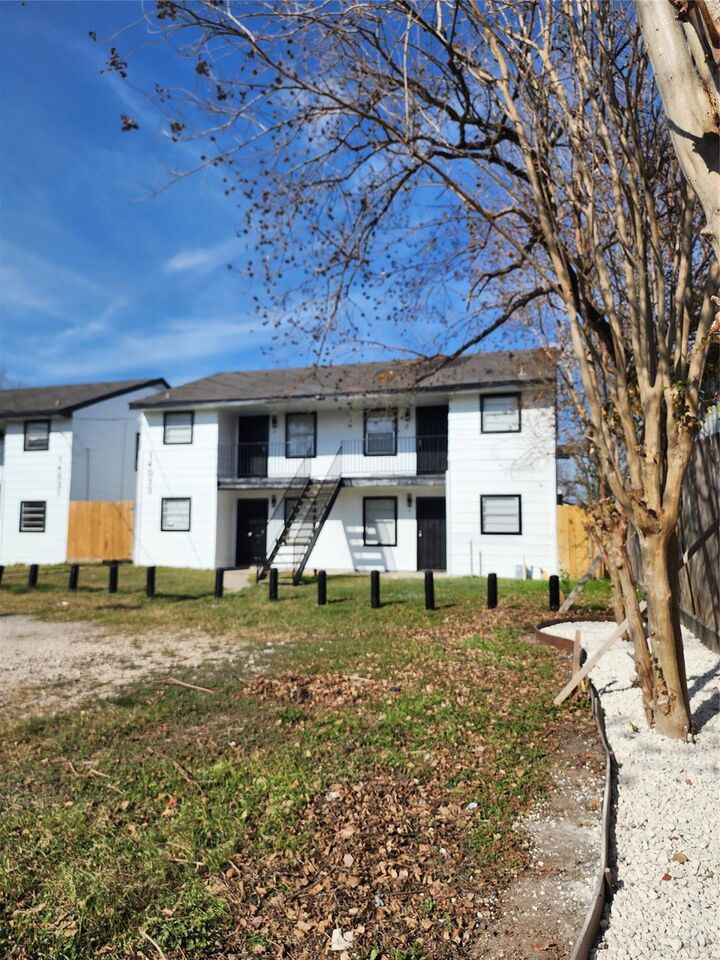 Property Photo:  14033 Garber Lane 3  TX 77015 