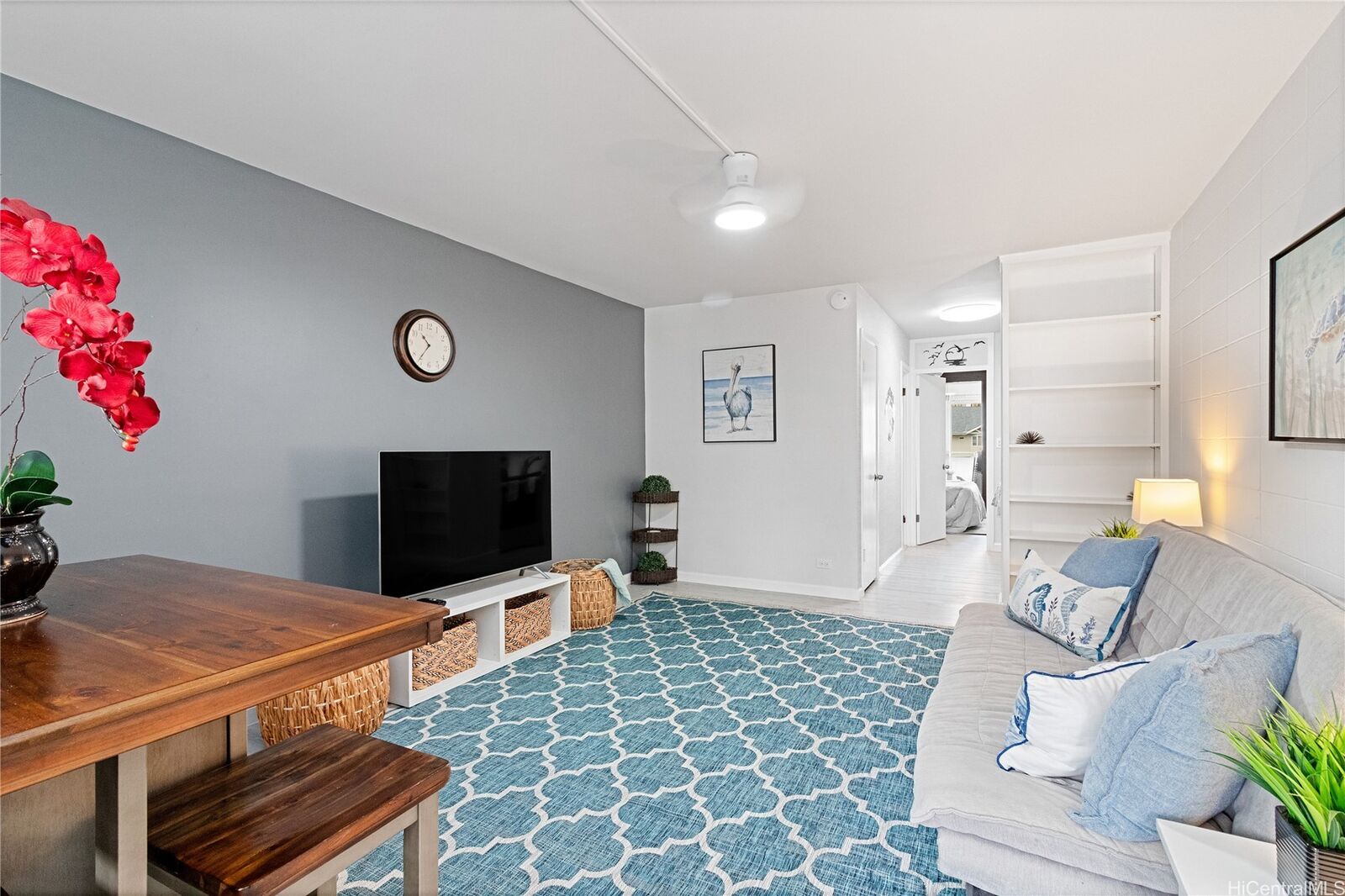 Property Photo:  425 Ena Road B501  HI 96815 