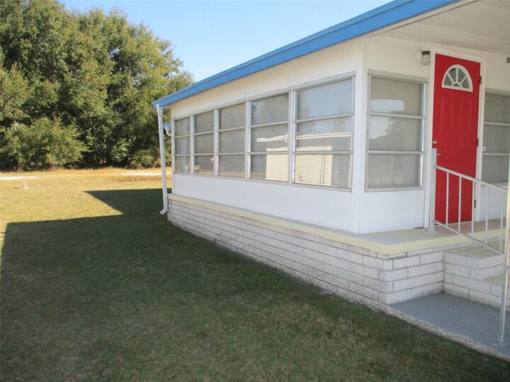 Property Photo: 3718 Castle Drive FL 33540