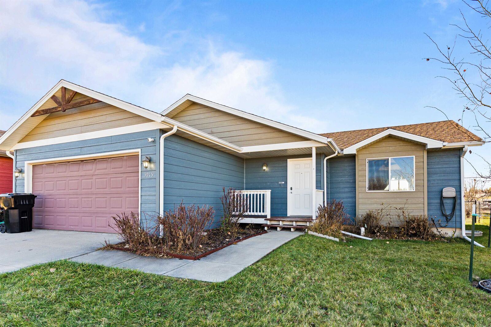 Property Photo:  3915 Gallatin Avenue  SD 57783 