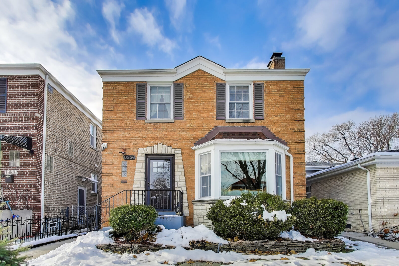 Property Photo:  6230 N Troy Street  IL 60659 