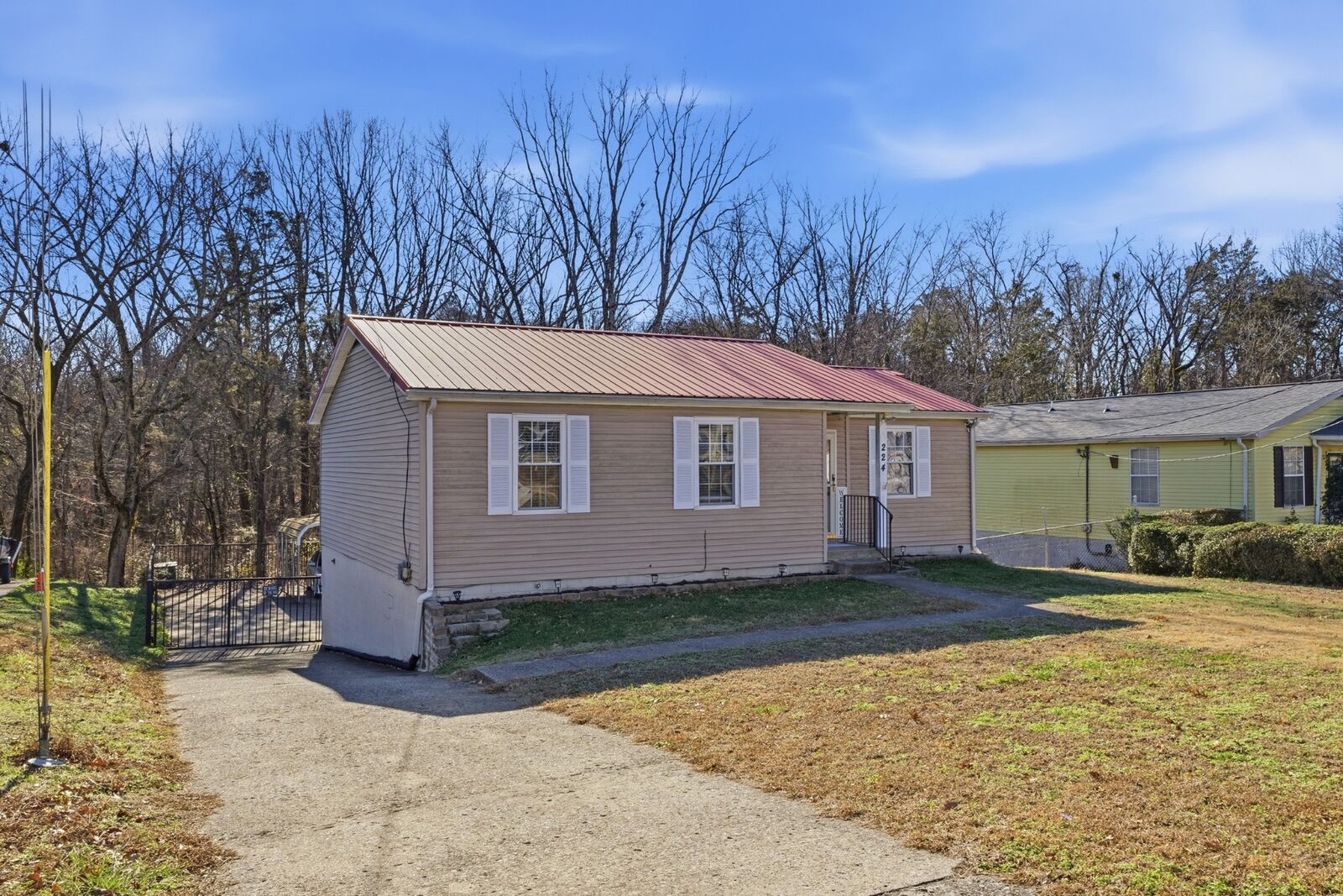 Property Photo:  224 Manzano Rd  TN 37115 