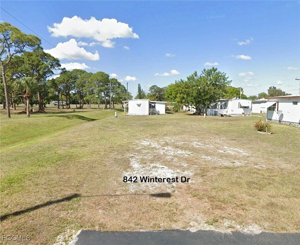 Property Photo:  842 Winterest Drive  FL 33917 