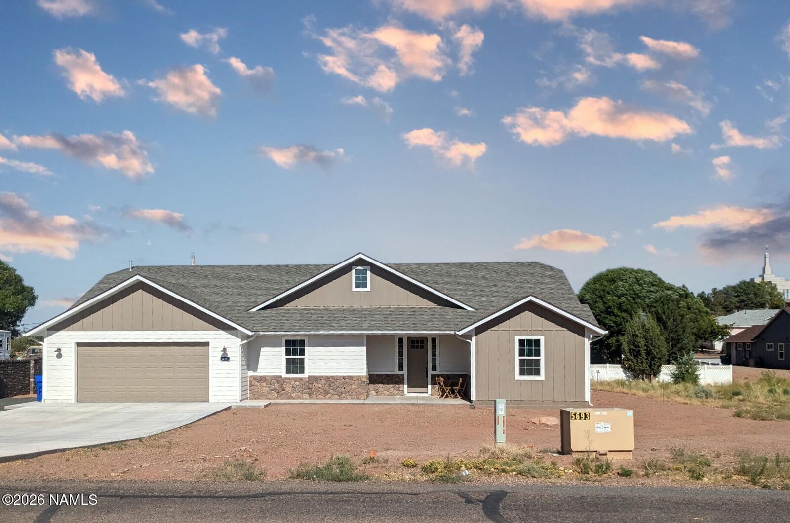 Property Photo:  411 S Hillcrest Drive  AZ 85937 