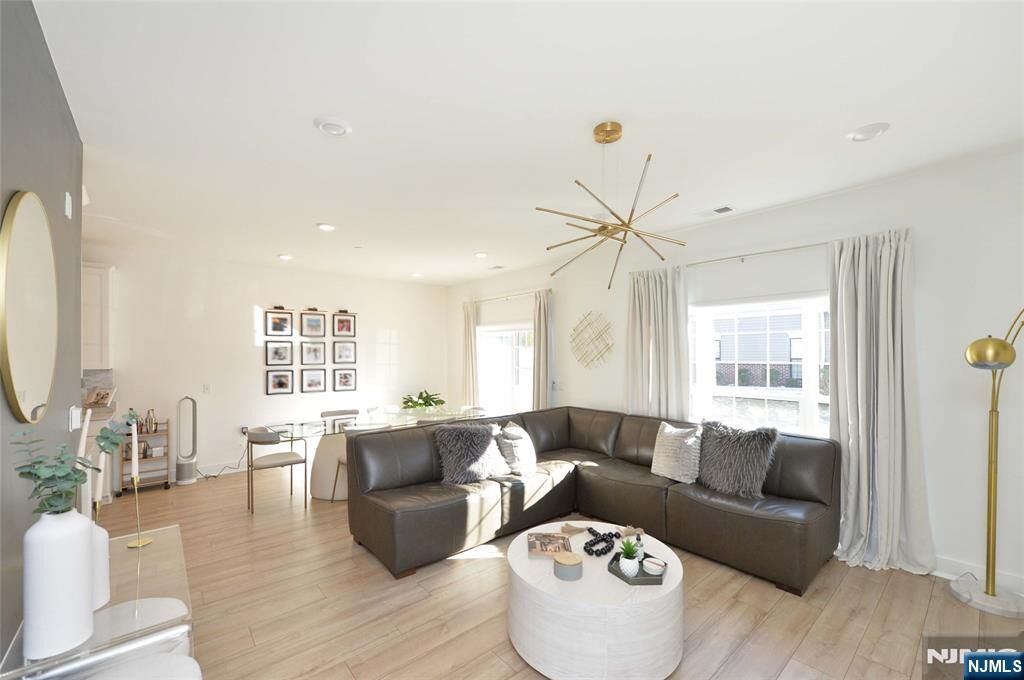 Property Photo: 92 Harvest Way NJ 07424