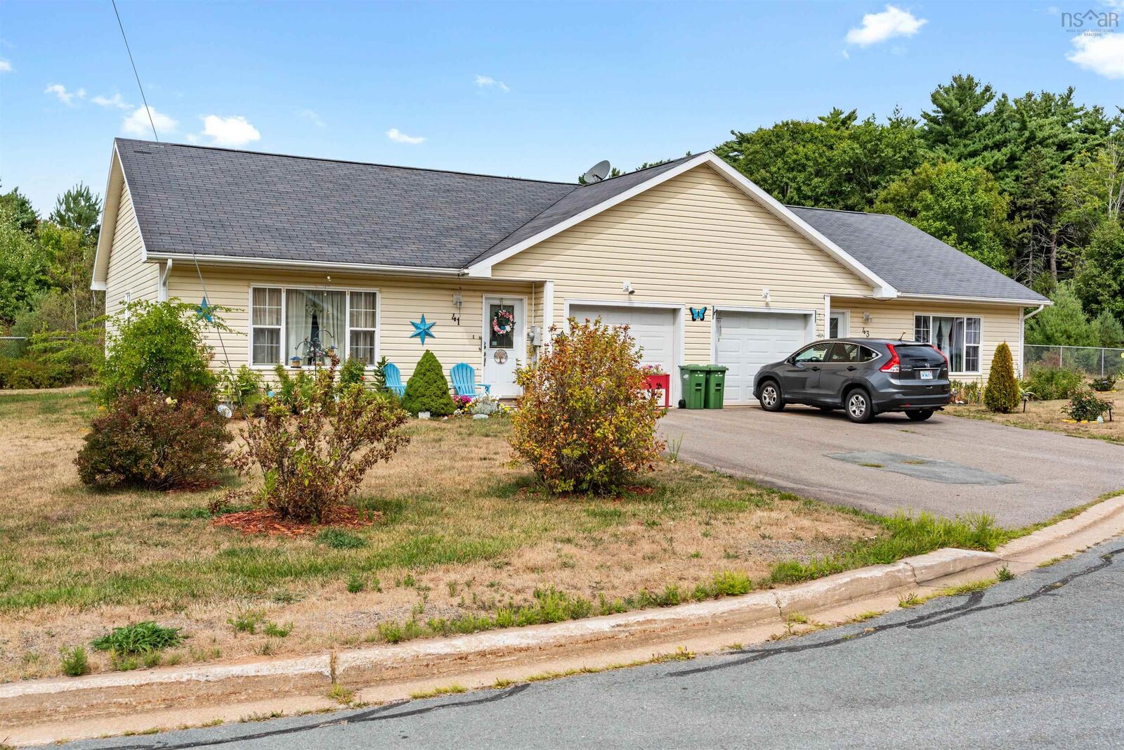 Property Photo:  41 Kimbrough Court  NS B4P 0A7 