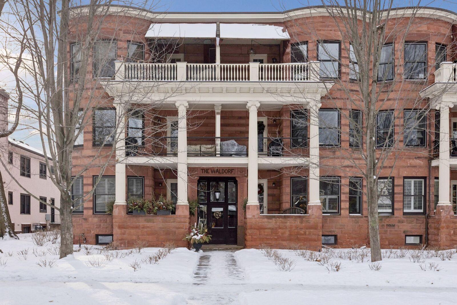 Property Photo:  672 Summit Avenue 102  MN 55105 