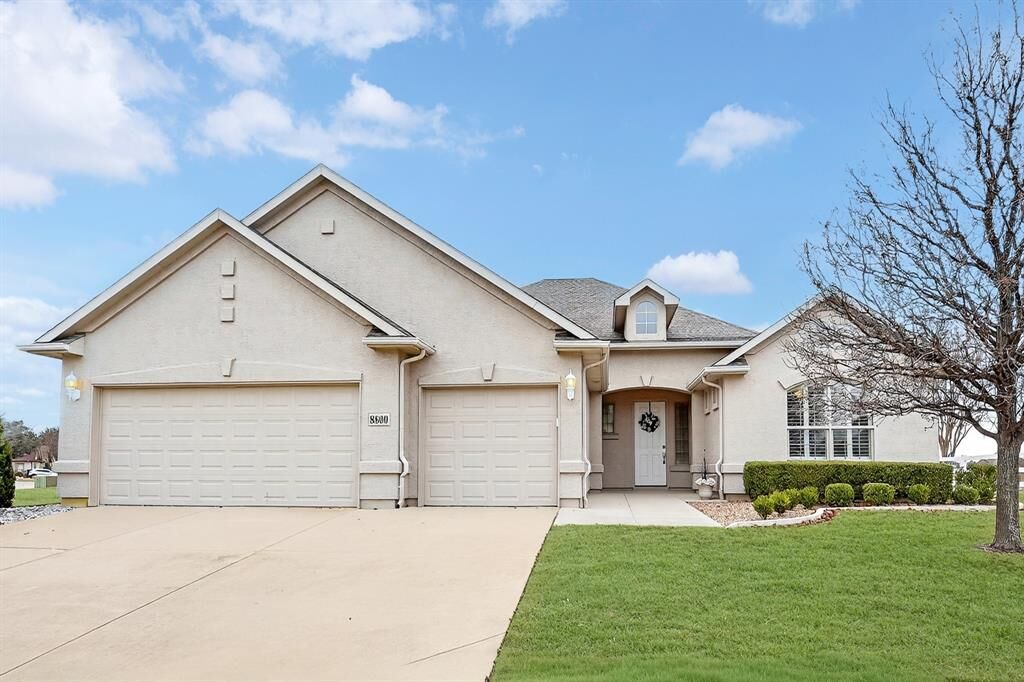 Property Photo: 8800 Freeport Drive TX 76207
