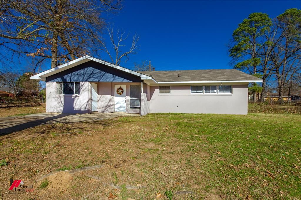 Property Photo:  7101 Devonshire Circle  LA 71106 