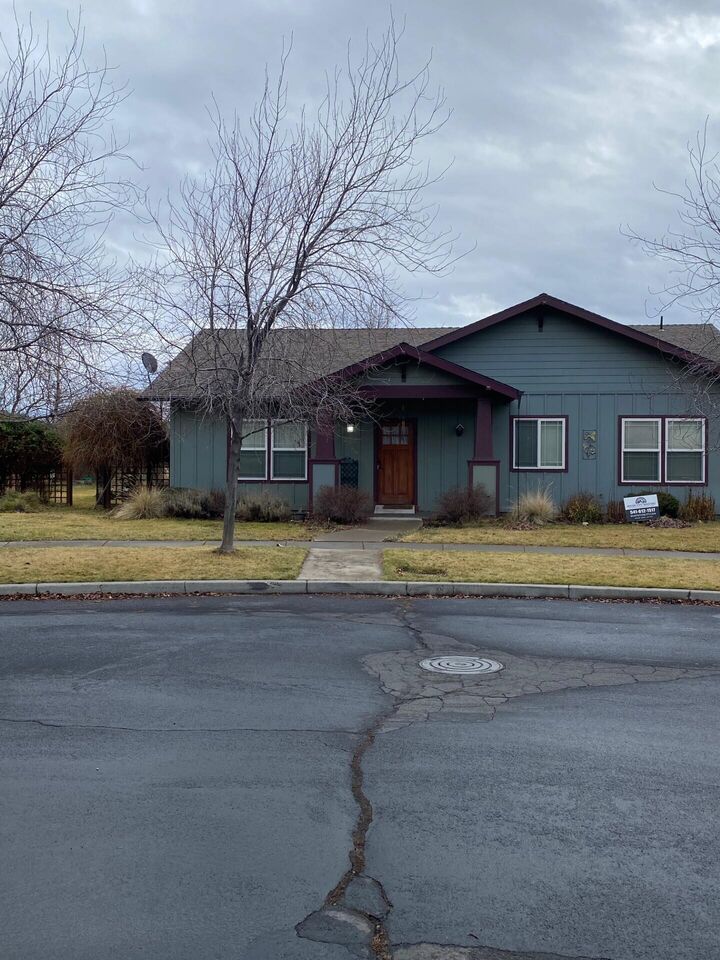 Property Photo:  61260 Sunflower Lane  OR 97702 