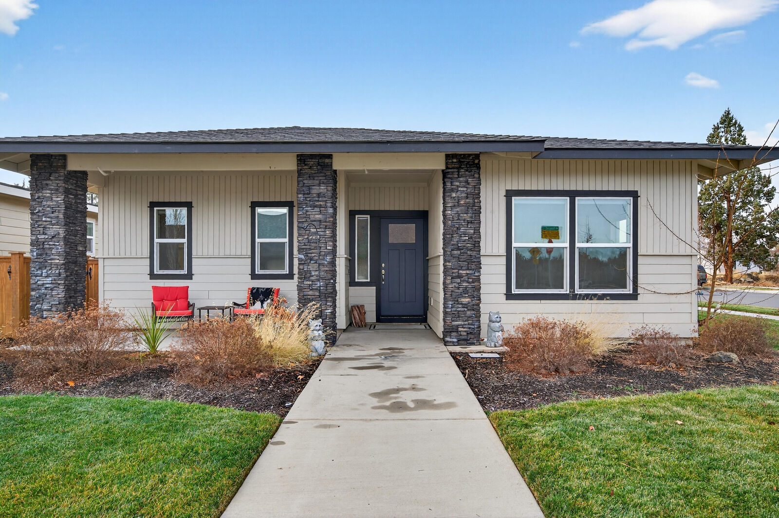 Property Photo:  559 NW Rimrock Court  OR 97756 