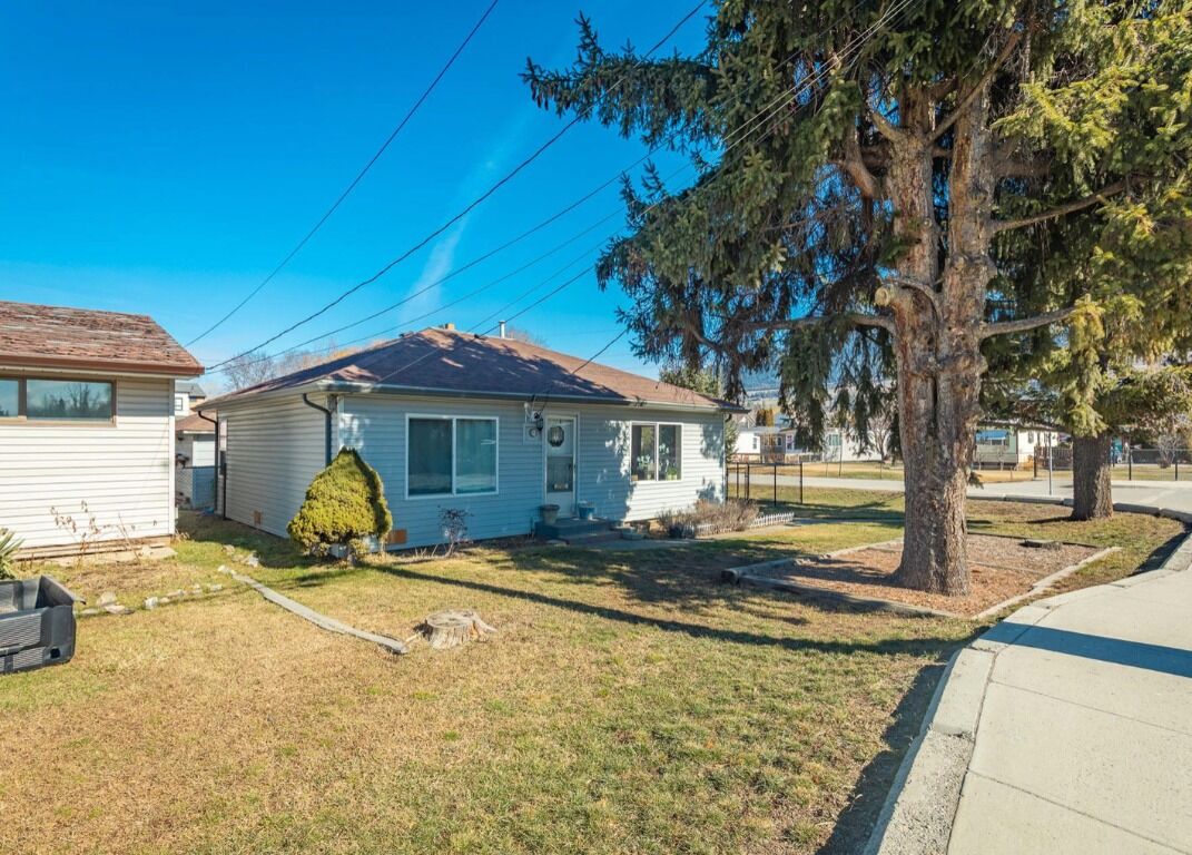 Property Photo: 3156 Woodsdale Road BC V4V 1X8