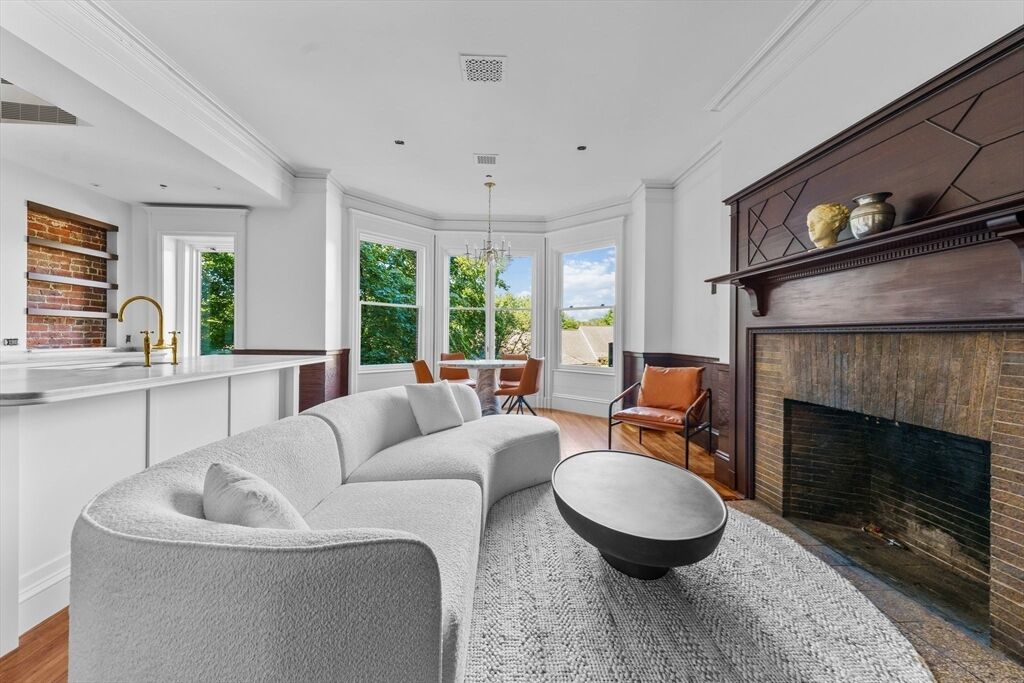 Property Photo: 320 Tappan 2 MA 02445