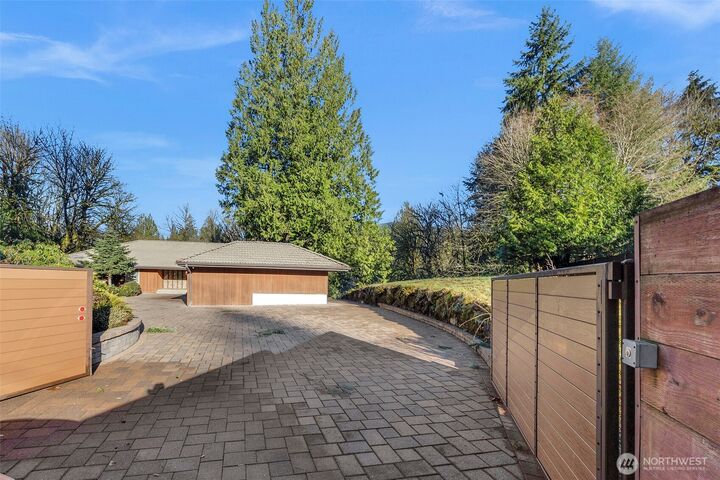 Property Photo:  13830  Issaquah Hobart Road  WA 98027 