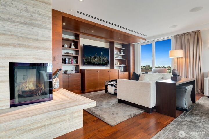 Property Photo:  1300  University Street 11A  WA 98101 