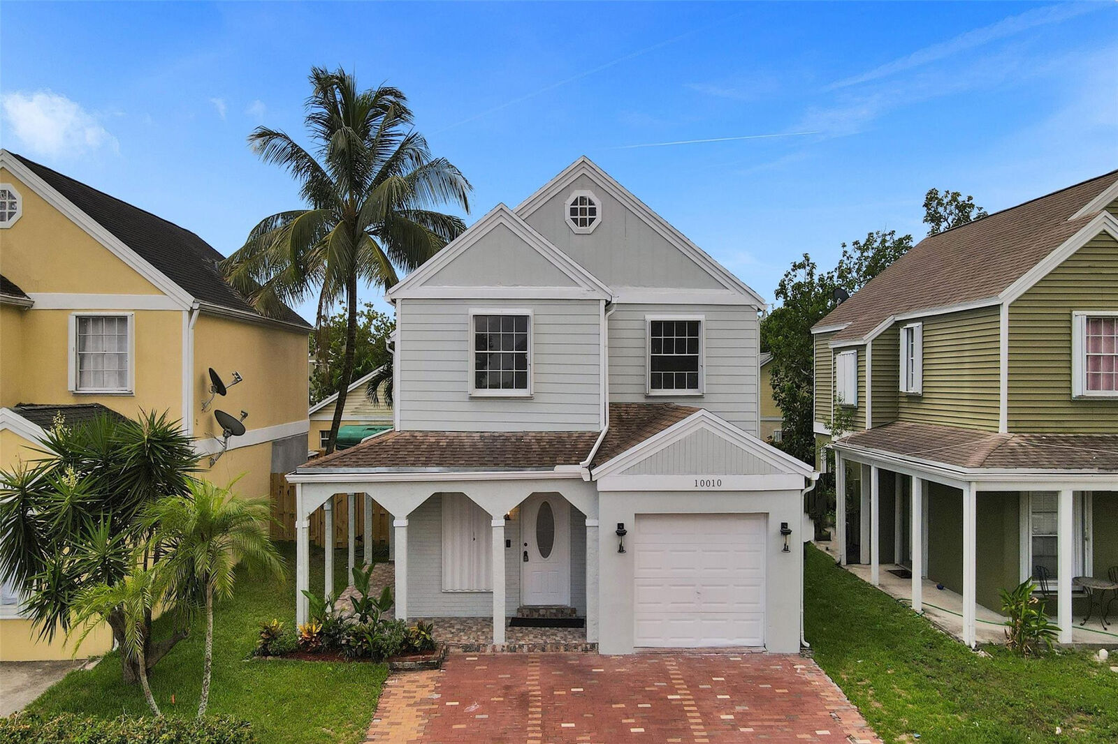 Property Photo: 10010 Loquat Street FL 33025