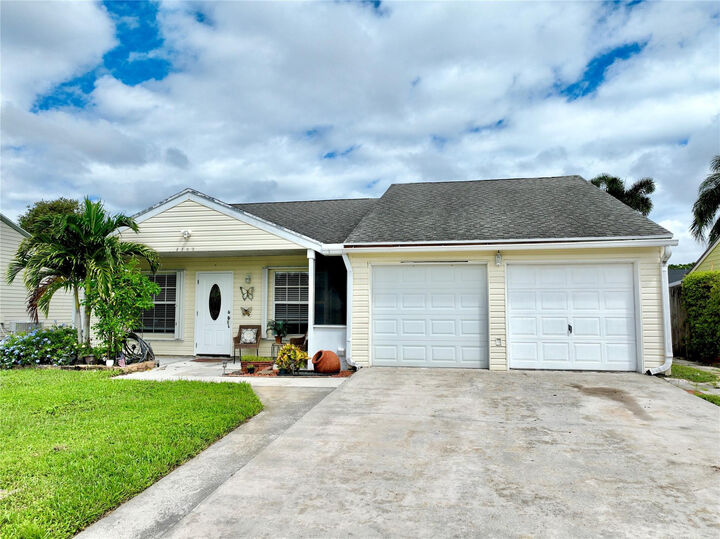 Property Photo:  7782 Blairwood Circle  FL 33467 