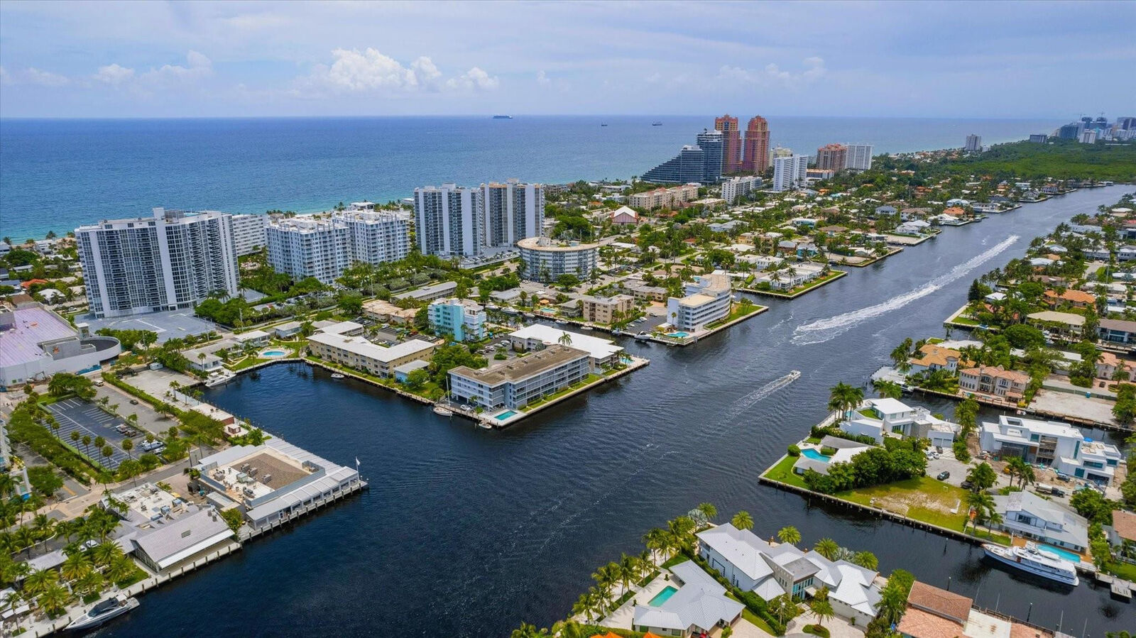 Property Photo: 2841 N Ocean Boulevard 301 FL 33308